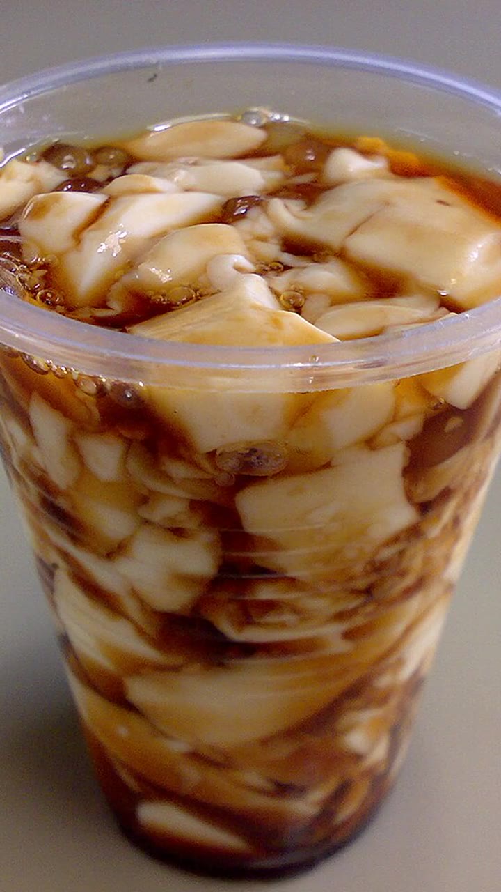 Poster: P70 taho run before work 🥤 mainit pa si